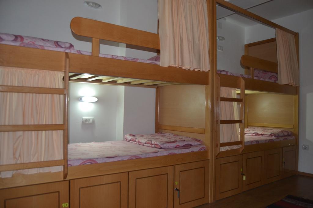 Hostel Valentin 2 Skopje Zimmer foto